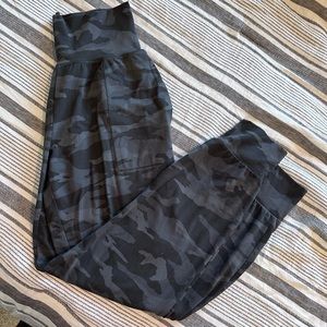 Athleta Salutation Jogger barely worn